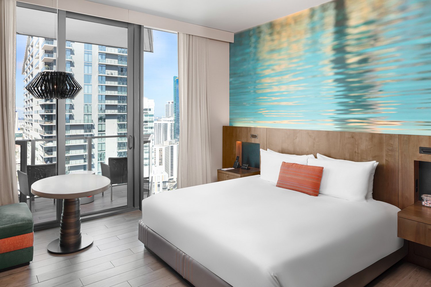 URBAN KING ROOM IMG