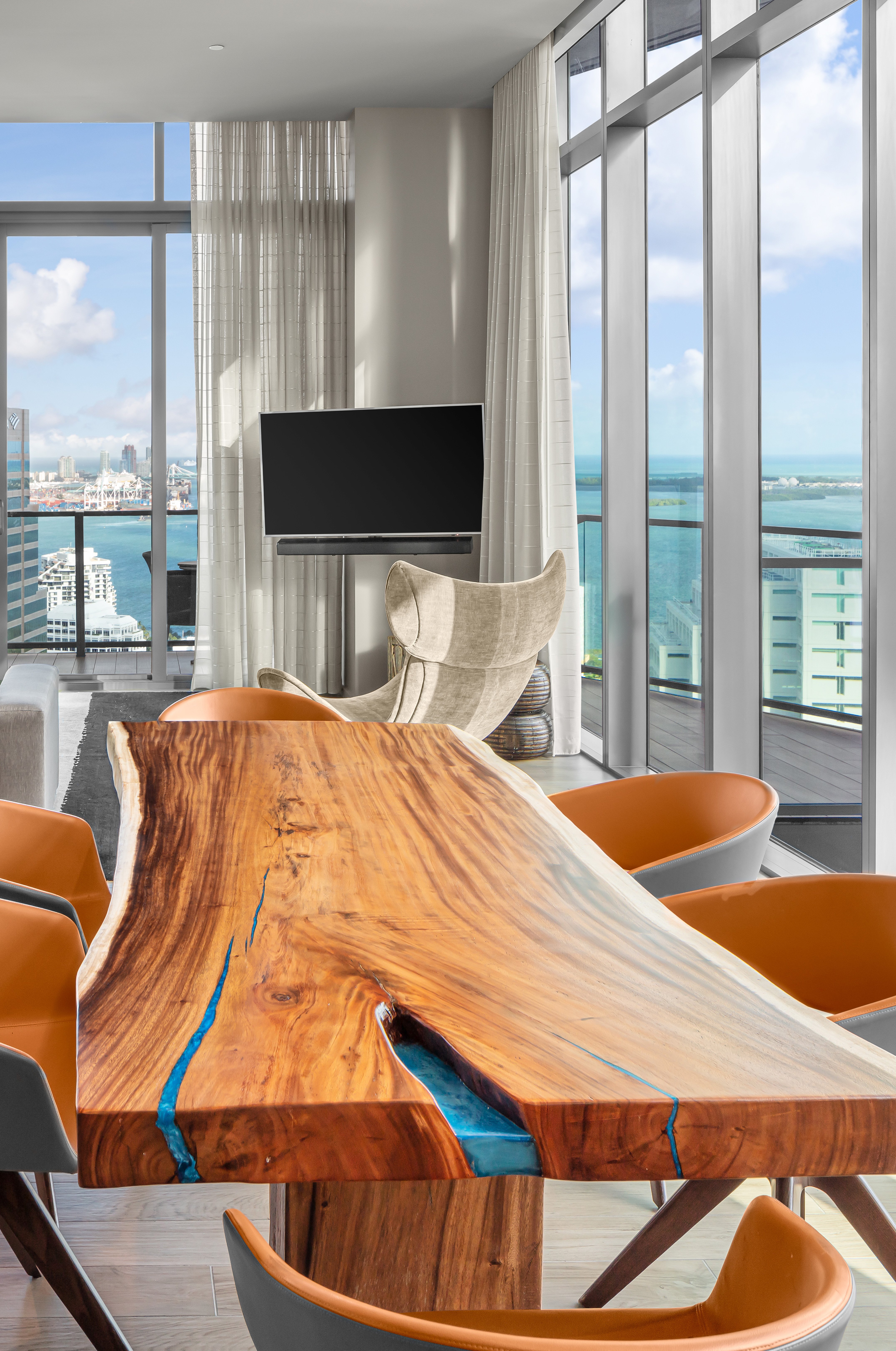 east-suite-living-room