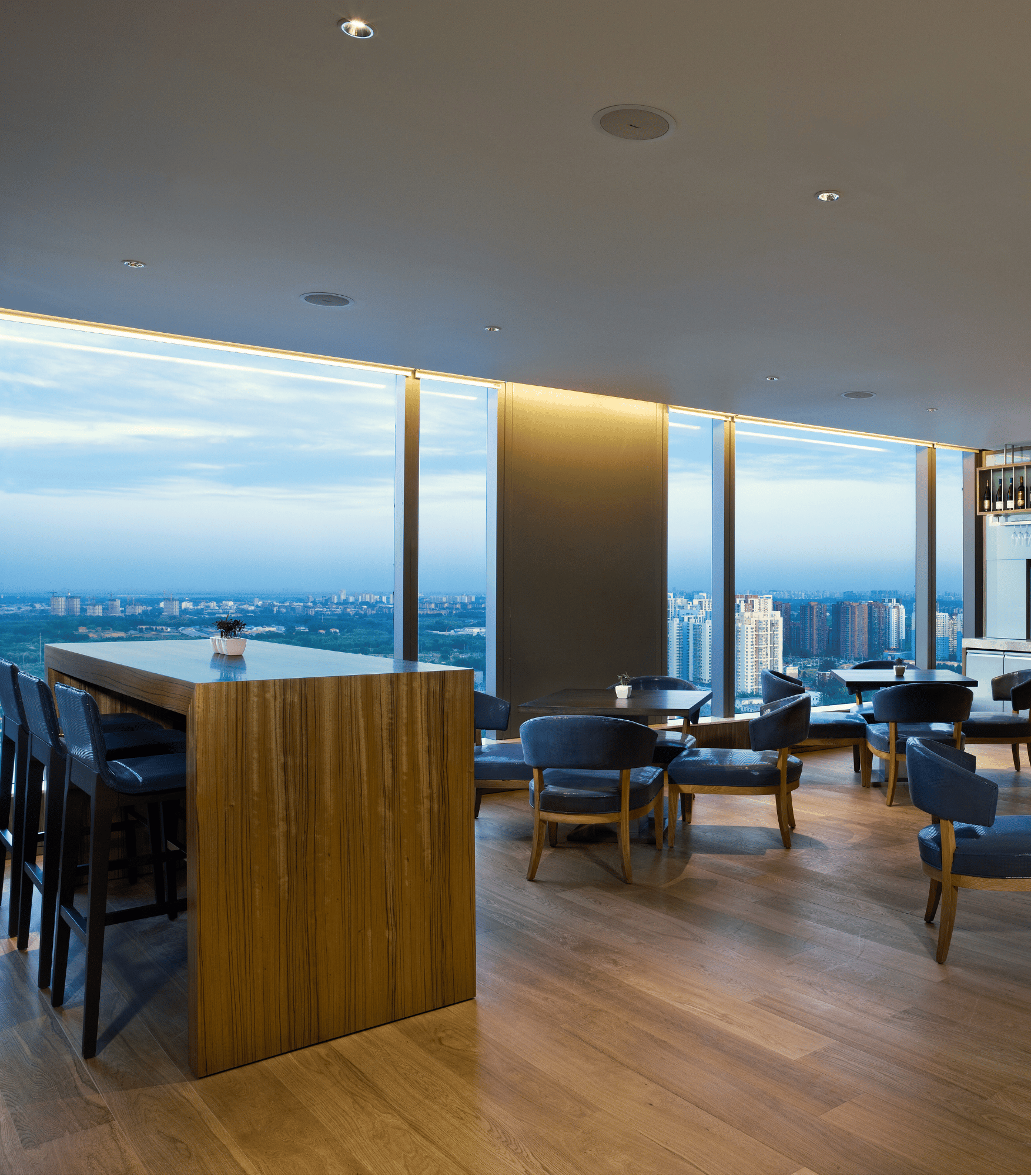 UPSTAIRS ROOM IMG